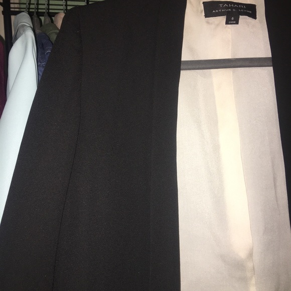 Tahari Blazer - Picture 2 of 3